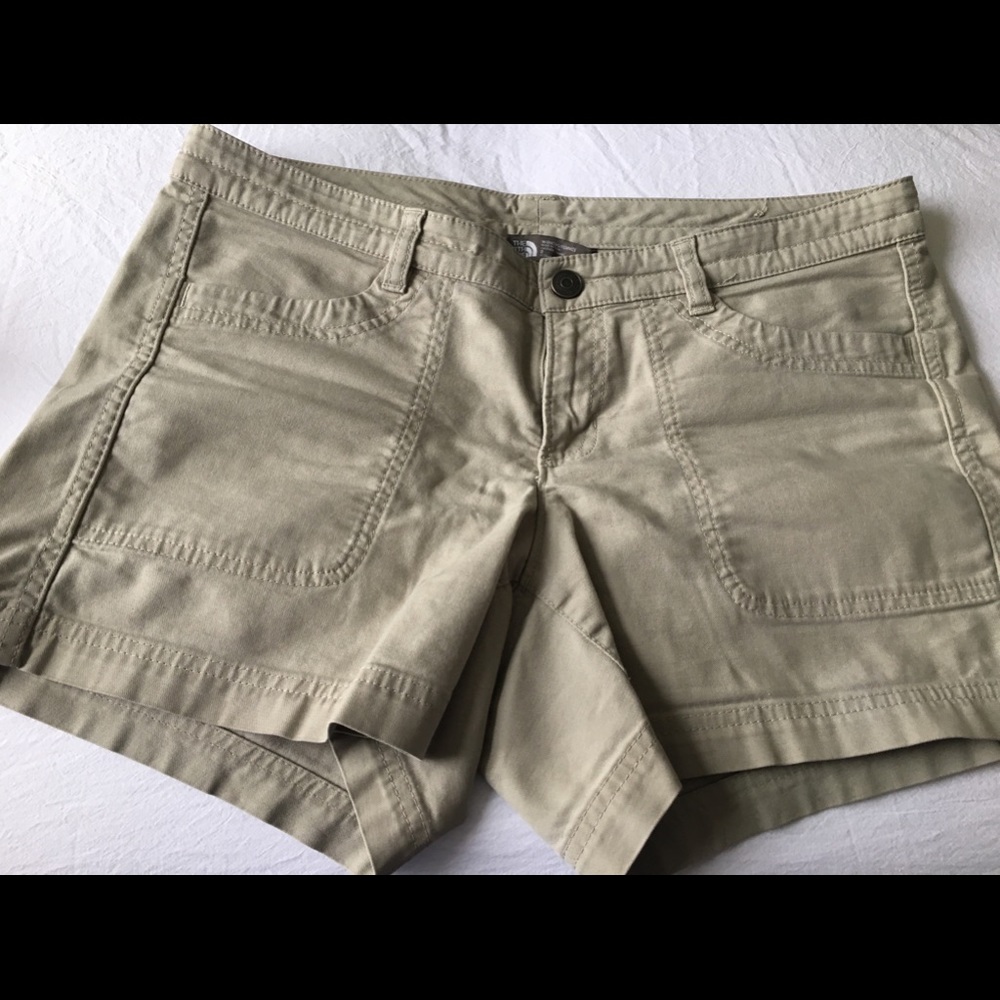 Women’s The North Face Boulder stretch shorts